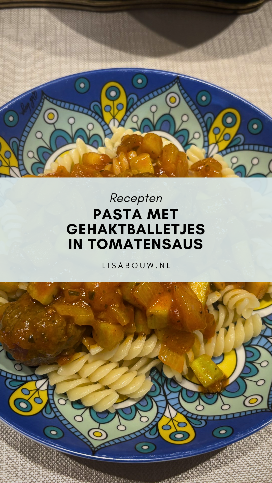 Pasta met gehaktballetjes in tomatensaus